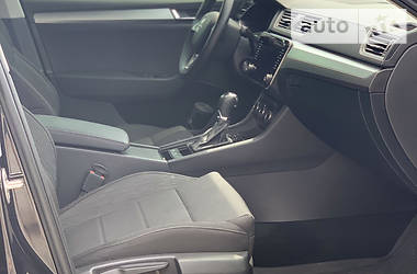 Седан Skoda Superb 2018 в 