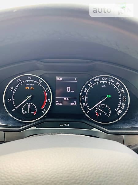 Седан Skoda Superb 2018 в Мукачево
