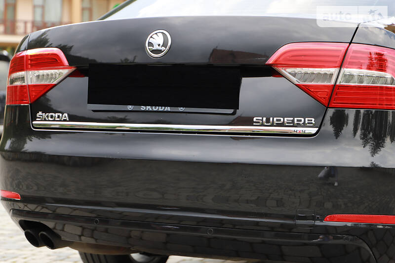 Седан Skoda Superb 2015 в Івано-Франківську