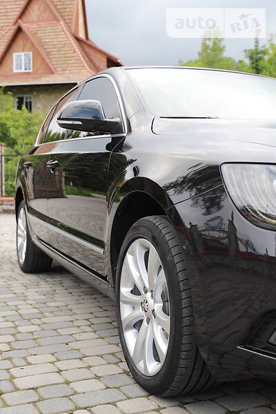 Седан Skoda Superb 2015 в Івано-Франківську