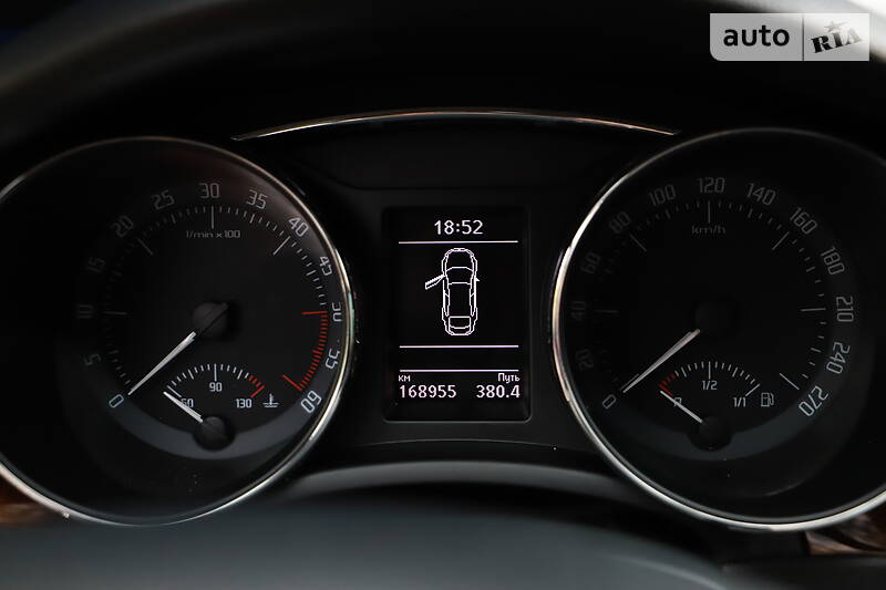 Седан Skoda Superb 2015 в Івано-Франківську