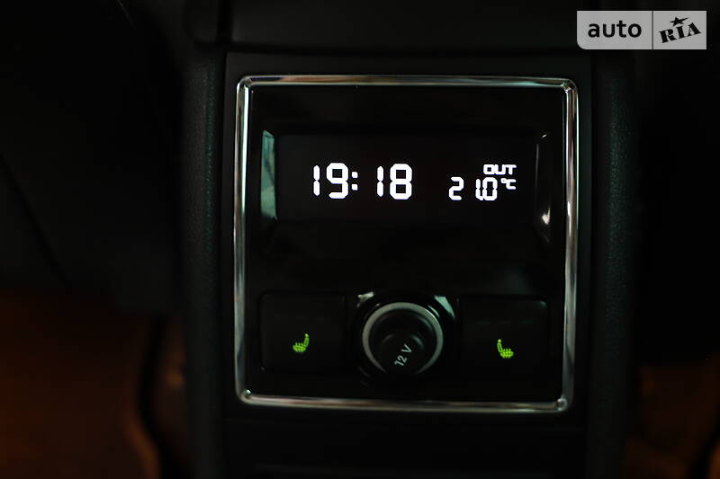 Седан Skoda Superb 2015 в Івано-Франківську