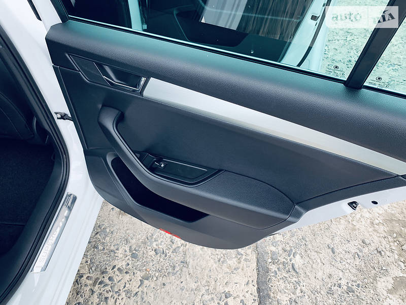 Універсал Skoda Superb 2017 в Рівному