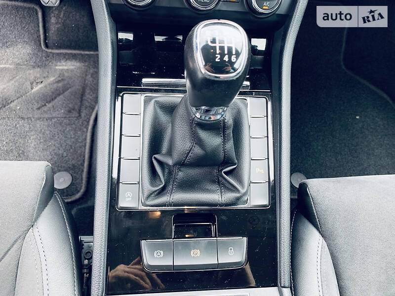 Універсал Skoda Superb 2017 в Рівному