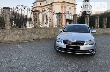 Хэтчбек Skoda Superb 2015 в Черновцах