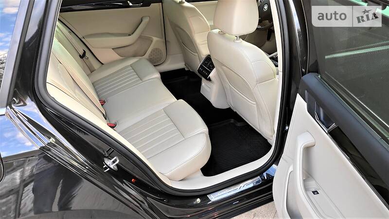 Універсал Skoda Superb 2016 в Чернівцях