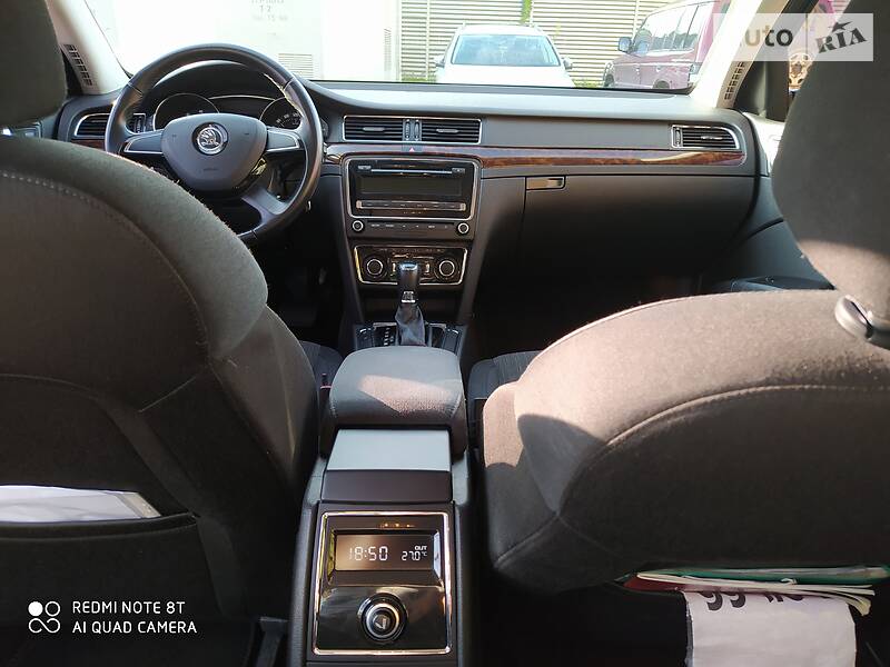 Седан Skoda Superb 2014 в Києві