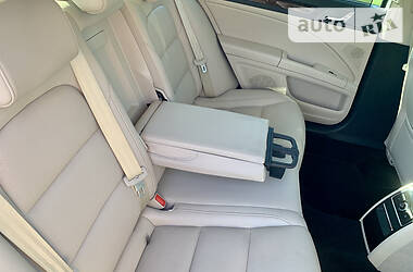Седан Skoda Superb 2015 в 