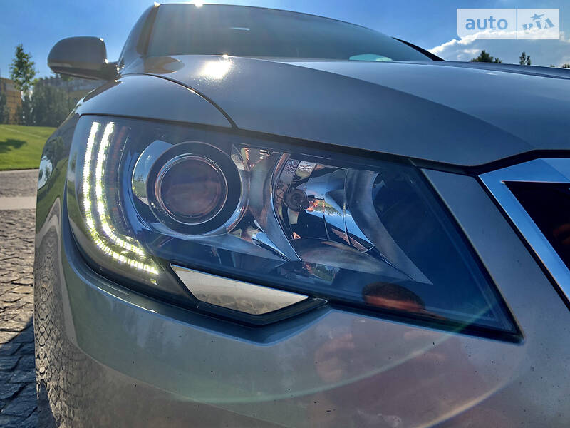 Седан Skoda Superb 2015 в Днепре