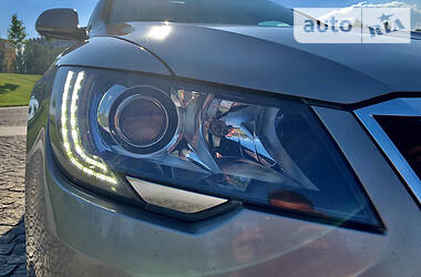 Седан Skoda Superb 2015 в 
