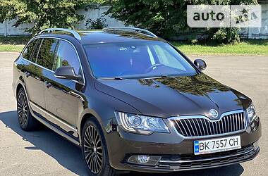 Универсал Skoda Superb 2013 в Ровно