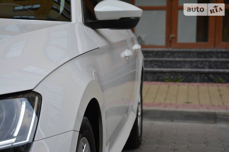 Універсал Skoda Superb 2017 в Луцьку