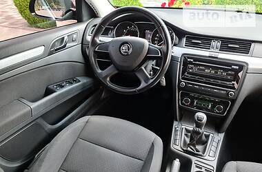 Седан Skoda Superb 2013 в 