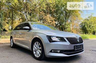 Универсал Skoda Superb 2017 в Мукачево