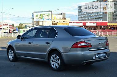 Седан Skoda Superb 2013 в Харькове