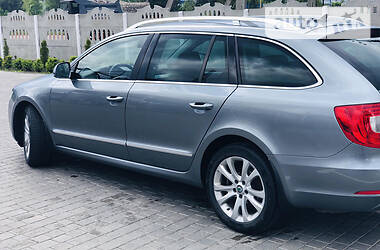 Универсал Skoda Superb 2011 в Олевске