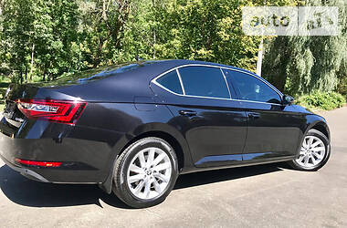 Ліфтбек Skoda Superb 2019 в 