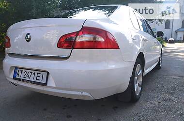 Седан Skoda Superb 2011 в Надворной