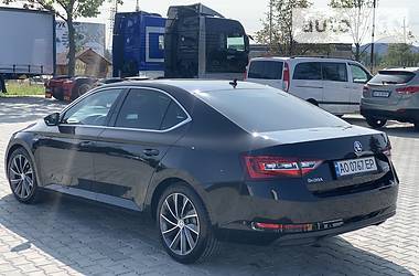 Седан Skoda Superb 2016 в Хусте