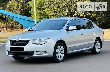 Седан Skoda Superb 2013 в Каменском