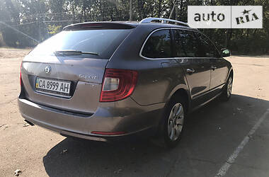 Универсал Skoda Superb 2010 в Умани