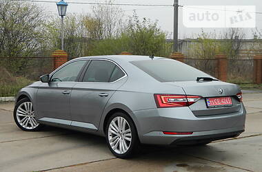 Седан Skoda Superb 2015 в Житомире