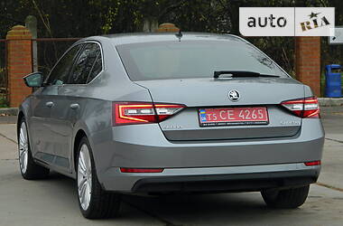 Седан Skoda Superb 2015 в Житомире