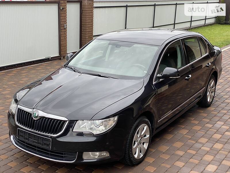 Седан Skoda Superb 2012 в Черновцах