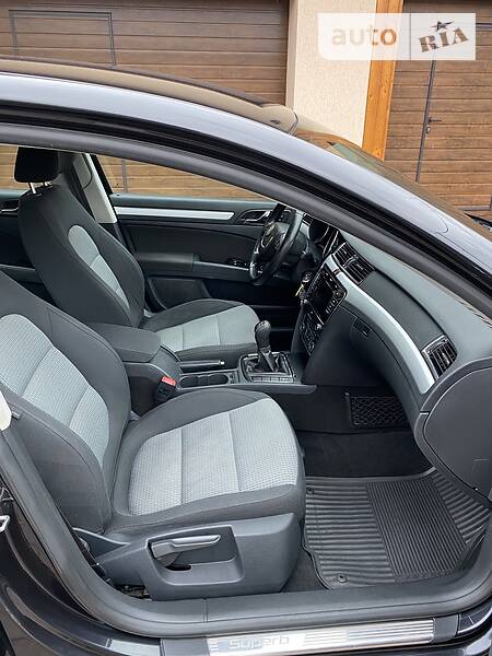 Седан Skoda Superb 2012 в Черновцах
