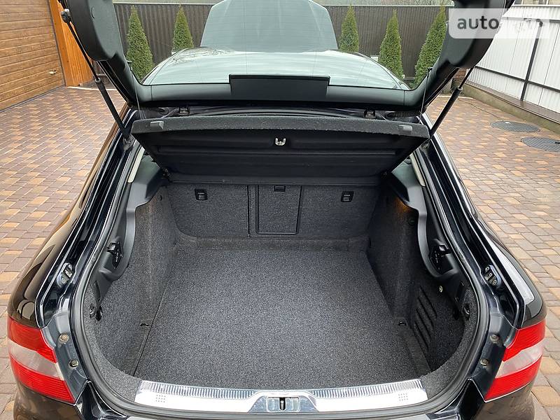 Седан Skoda Superb 2012 в Черновцах