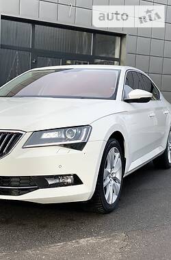 Седан Skoda Superb 2017 в Мукачево