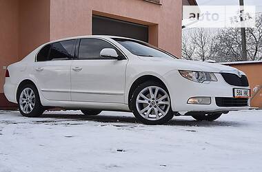 Седан Skoda Superb 2011 в Самборе