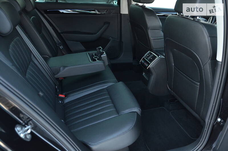 Універсал Skoda Superb 2016 в Луцьку