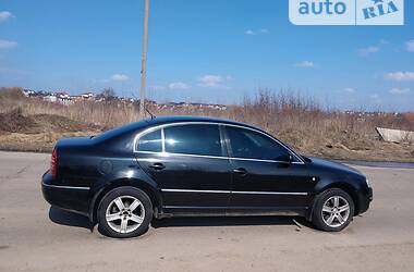 Седан Skoda Superb 2004 в Ровно