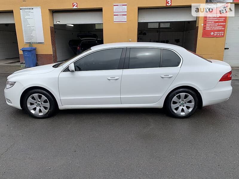 Хэтчбек Skoda Superb 2011 в Ужгороде