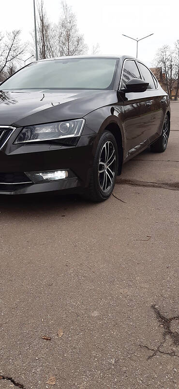 Хэтчбек Skoda Superb 2016 в Кривом Роге