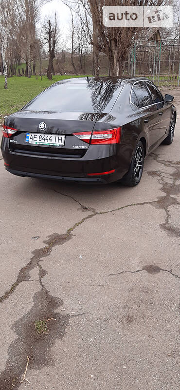 Хэтчбек Skoda Superb 2016 в Кривом Роге
