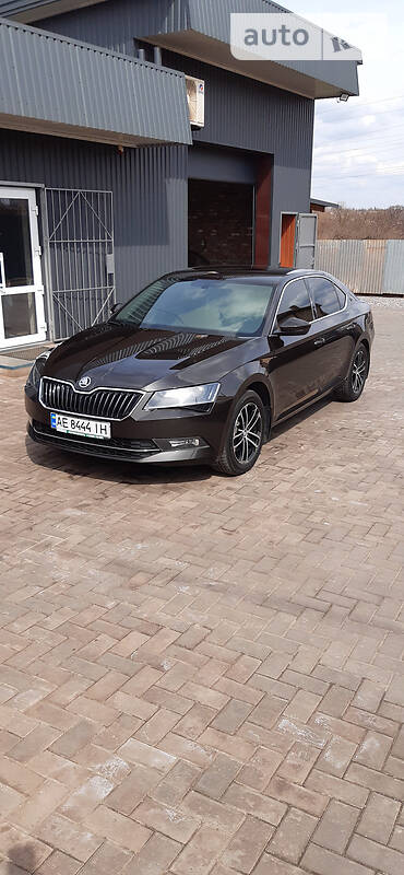 Хэтчбек Skoda Superb 2016 в Кривом Роге