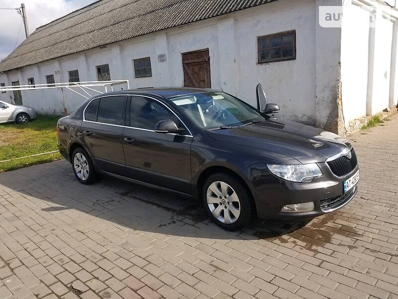 Седан Skoda Superb 2010 в Ивано-Франковске