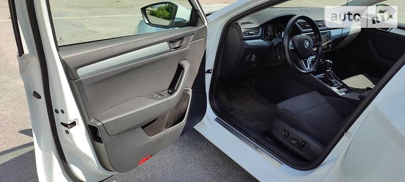 Универсал Skoda Superb 2017 в Звягеле