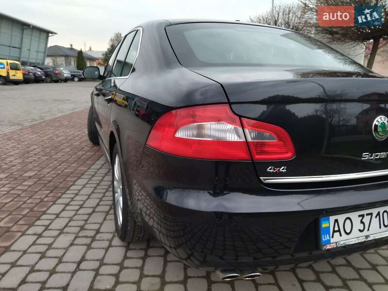 Ліфтбек Skoda Superb 2010 в Ужгороді