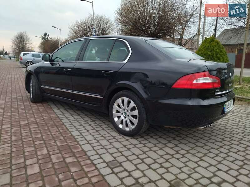 Ліфтбек Skoda Superb 2010 в Ужгороді