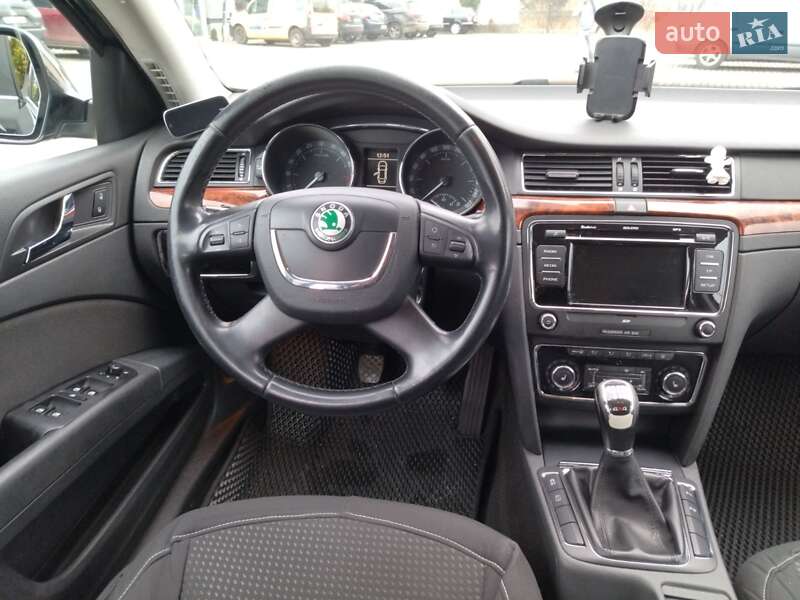 Ліфтбек Skoda Superb 2010 в Ужгороді