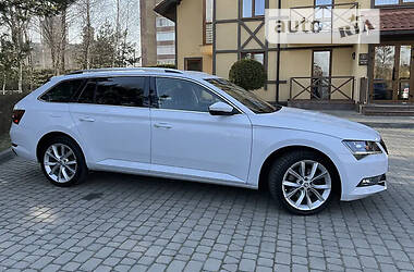 Универсал Skoda Superb 2016 в Днепре
