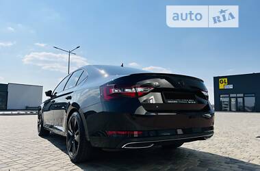 Седан Skoda Superb 2018 в 