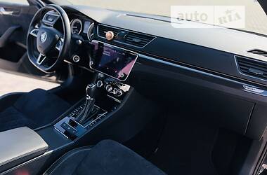 Седан Skoda Superb 2018 в 