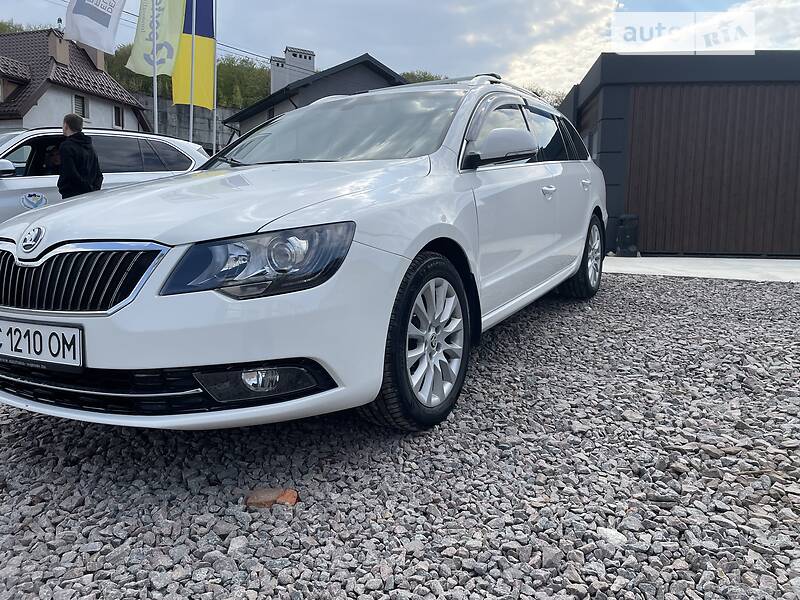 Універсал Skoda Superb 2013 в Львові