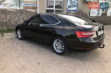 Лифтбек Skoda Superb 2016 в 