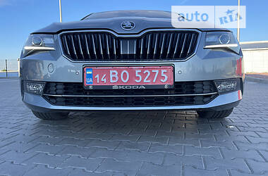 Ліфтбек Skoda Superb 2015 в Горохові