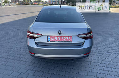 Ліфтбек Skoda Superb 2015 в Горохові